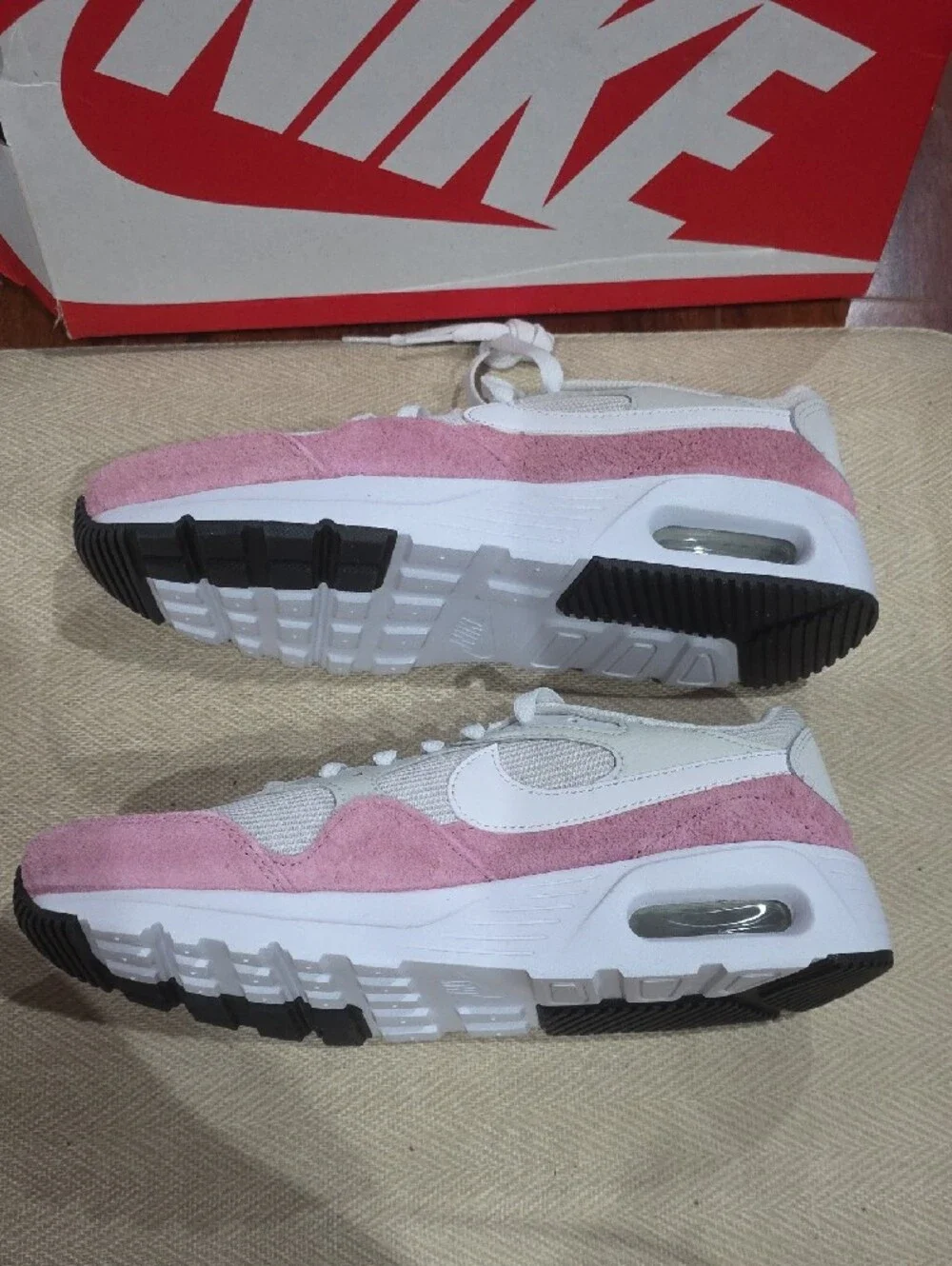 NWB Women's Nike Air Max SC Sneakers